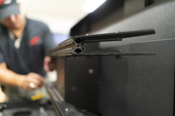 02-wing-hardware-screws-1