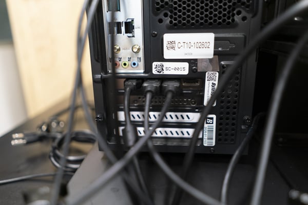 06-horizon-monitor-cables